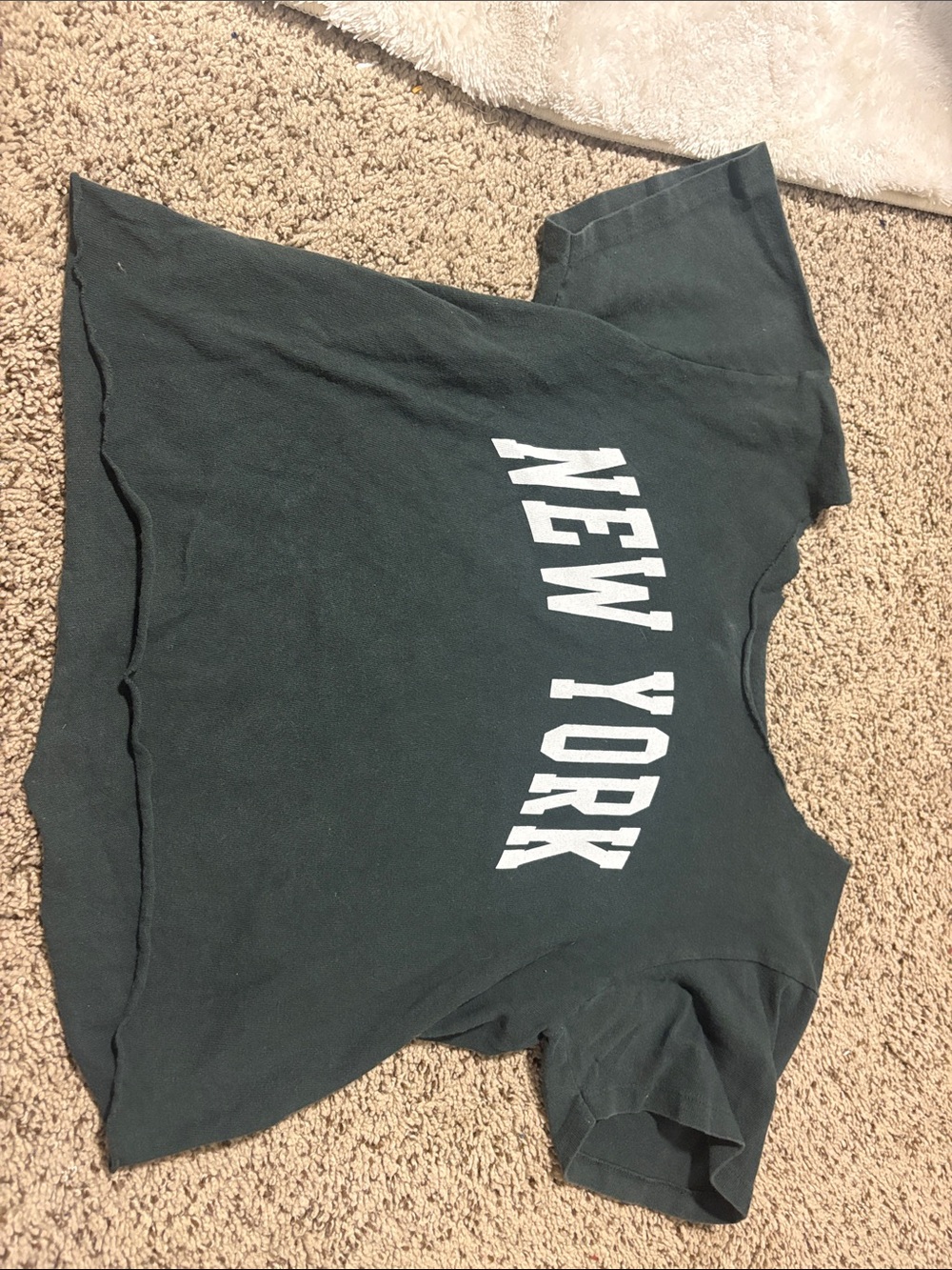 Brandy Melville Dark Green 'New York' Short Sleeve Tee